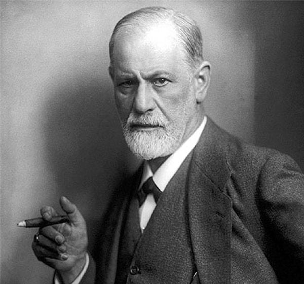 1. Naziler Sigmund Freud’un kitaplarını yaktığında Freud’un tepkisi muazzam olmuş: “İnsanlık olarak epey bir ilerleme kaydettik. Ortaçağda yaşasaydık beni yakarlardı. Şimdi kitaplarımla yetiniyorlar.”