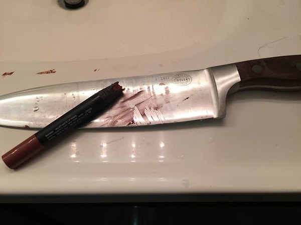 2. Муж, которого жена попросила заточить карандаш для губ