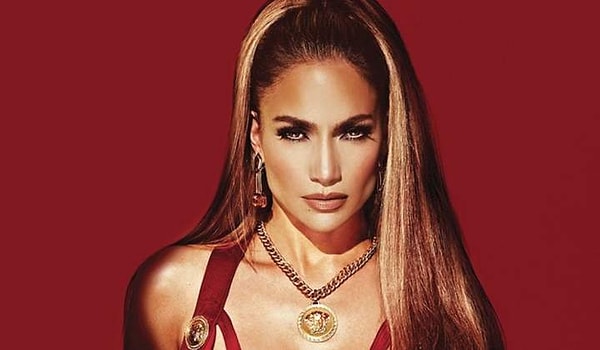 22. Джей Ло на обложке своего нового альбома "A.K.A." (2014 год)