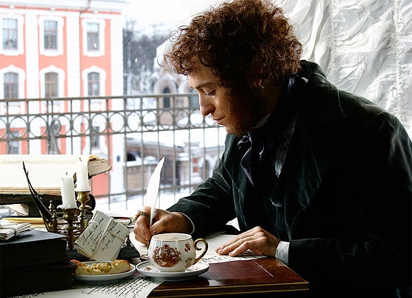 6. Будьте красноречивым, остроумным и постоянно шутите