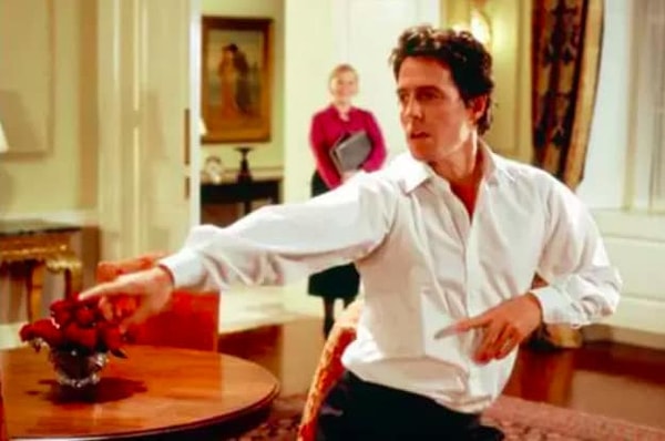 11. Под какую песню танцевал персонаж Хью Гранта в "Реальная любовь"?