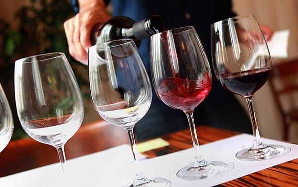 12. Teksas'ta yapılan bir araştırmada şarap deneyenlere 3 farklı seçenek sunuldu. Fransa, Kaliforniya ve Teksas!