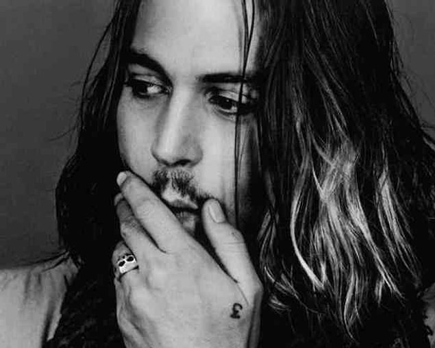 2. Johnny Depp'in '3' dövmesi: