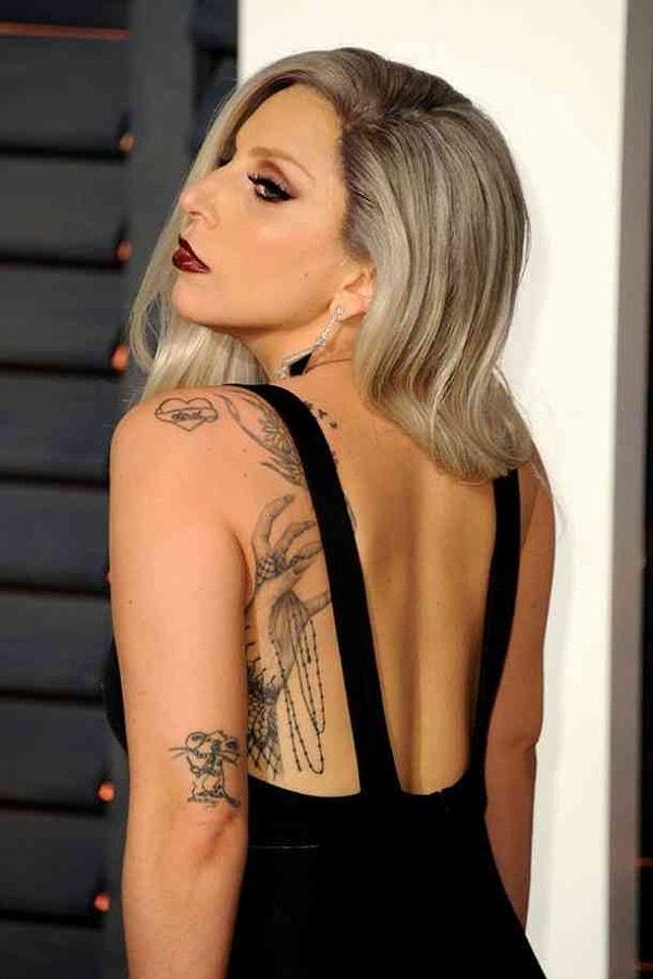 5. Lady Gaga'nın fare dövmesi:
