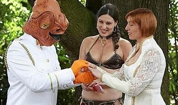 2. "Кем бы ты ни был, я тебя со временем полюблю!"