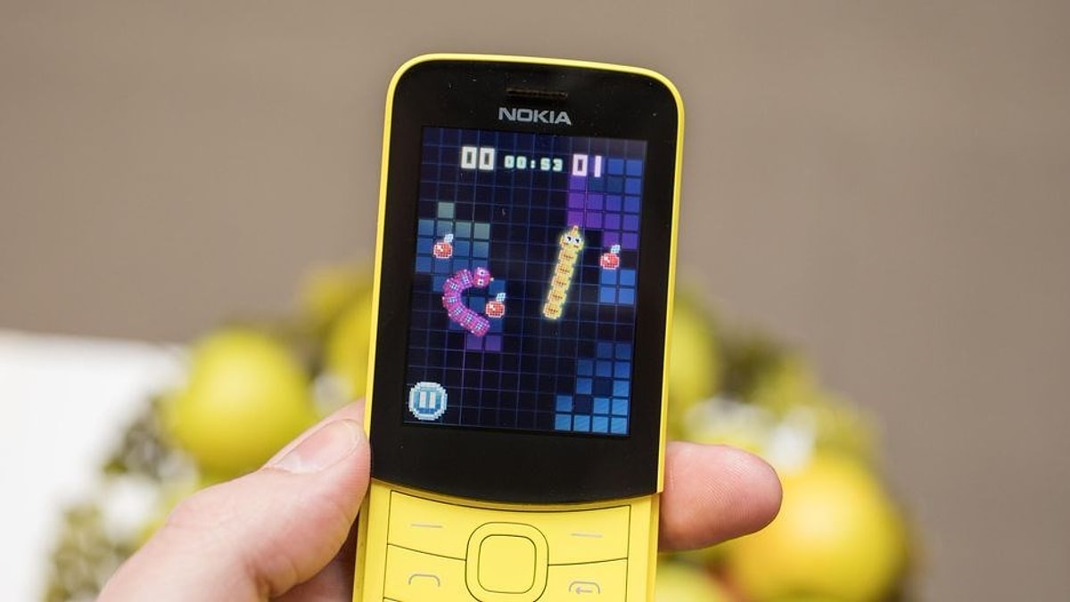 Есть ли нокиа. Nokia 8110. Нокиа 8110. Нокиа банан 8110. Смартфон Матрикс.