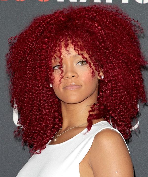 15. Hiçbir şeyde olmadığı gibi saç konusunda da sınır tanımayan güzeller güzeli Rihanna'mız bu konuda açık ara önde!
