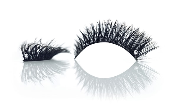 10. Откажитесь от накладных ресниц