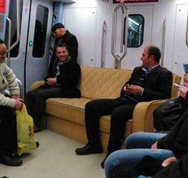 1. Ben metro koltuğunda oturamıyorum, kendi koltuğumu taşıyorum...