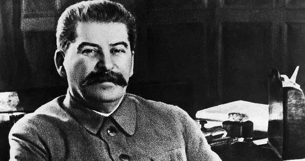 3. Stalin'in diğer liderlerin kakalarını karakter analizi için incelediği gizli bir laboratuvarı vardı.