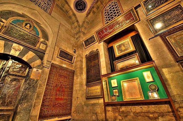 Öte yandan Turizm Bakanlığı da Türkiye'de 2017'de en çok ziyaret edilen mekanları açıkladı. Listenin başında Mevlana Müzesi yer alıyor.
