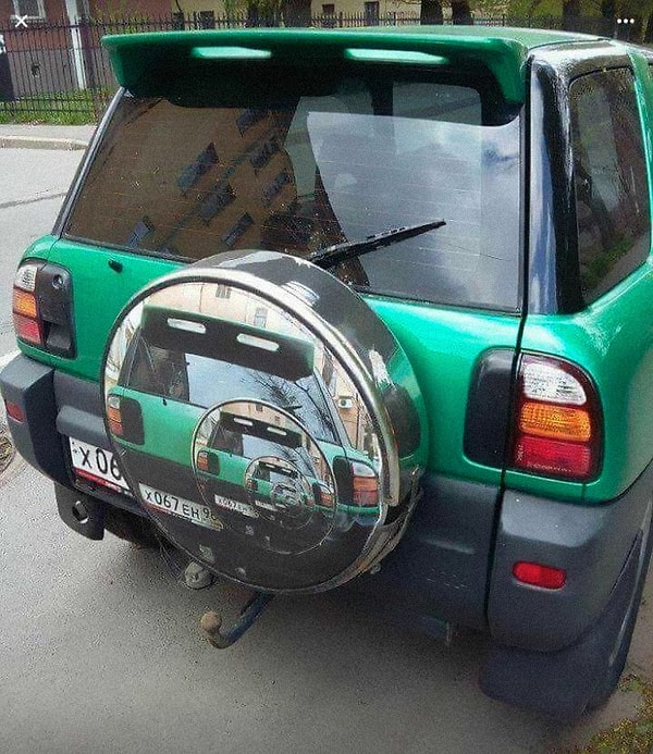 22. Круто, но точно отвлекает других водителей!