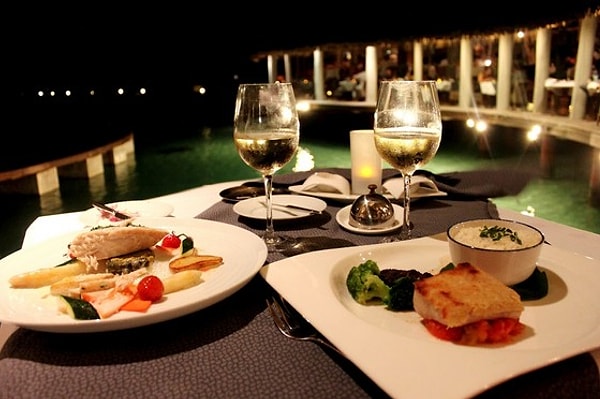 1. На ужине вы выберите...