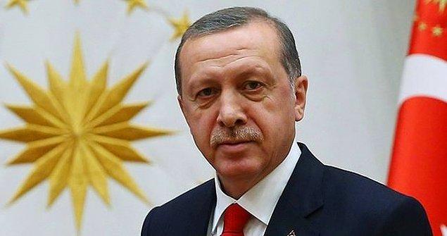 Fakat şahıs yazışmalarında Cumhurbaşkanı Recep Tayyip Erdoğan'a hakaret ettiği gerekçesiyle tutuklandı.