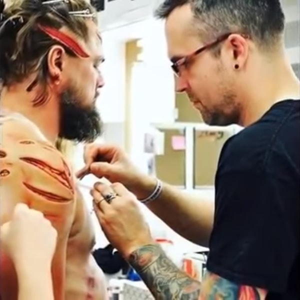 15. Визажист 👍, который проделал огромную работу для фильма «Выживший», был номинирован на премию Академии кинематографических искусств и наук США