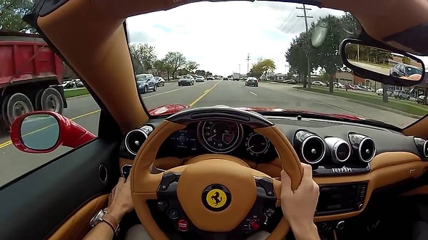 2. Ride or Drive рассчитает цену на бензин, время в дороге, расценки, топливную эффективность и много других факторов, чтобы показать, на сколько лет вы можете оттянуть покупку личного авто.