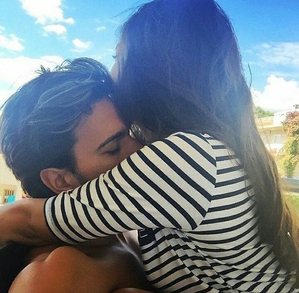 5. Он избегает с вами встреч