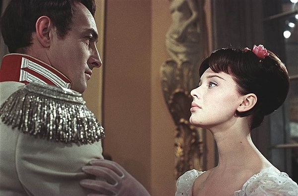 6. Постарайтесь вспомнить. Сколько лет было Наташе Ростовой в первом томе "Войны и мира"?