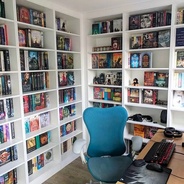 📚