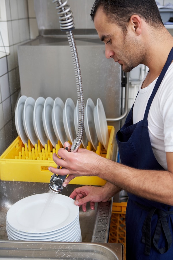 Вы были бы посудомойщиком!