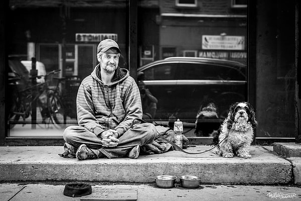 14. Вы знаете, а ведь у этого молодого человека есть жена и ребенок.