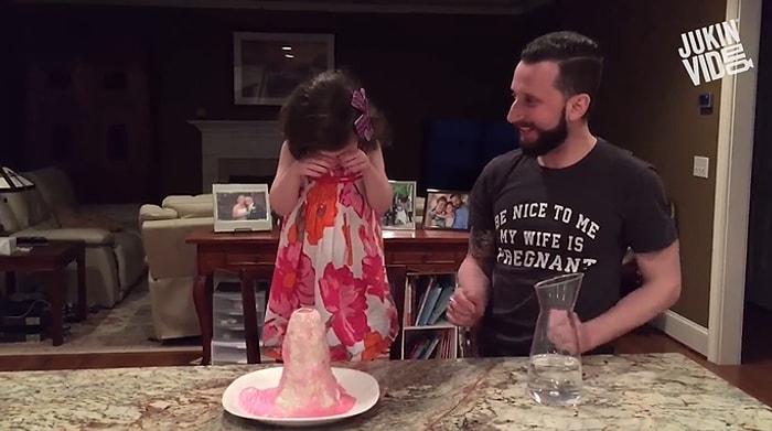 Mavi mi Pembe mi? Doğacak Bebeklerin Cinsiyetlerini Farklı Bir Şekilde Öğrenen İnsanların Efsane Tepkileri