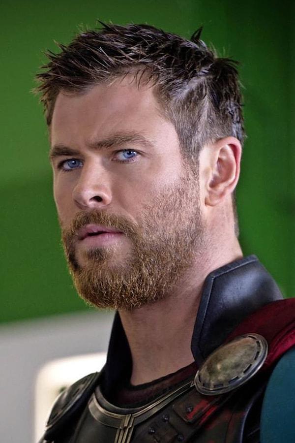 4. Thor filminde Thor karakteri olarak Alexander Skarsgård