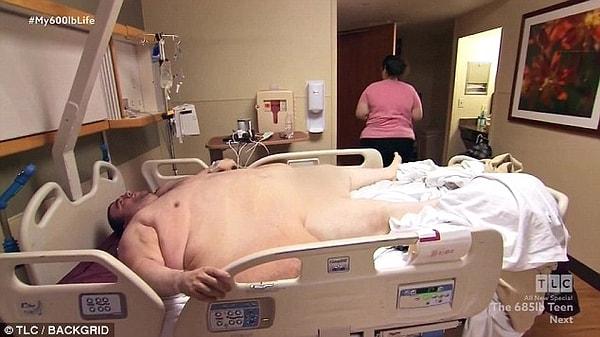 Robert bu ağır ameliyattan sonra rehabilitasyona başlamış ve diyet ile kilo kaybına devam etmesi beklenmişti.