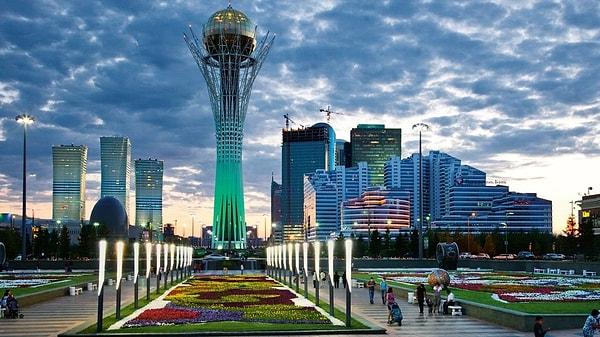 Başkent Almaatı'dan Astana'ya taşındı.
