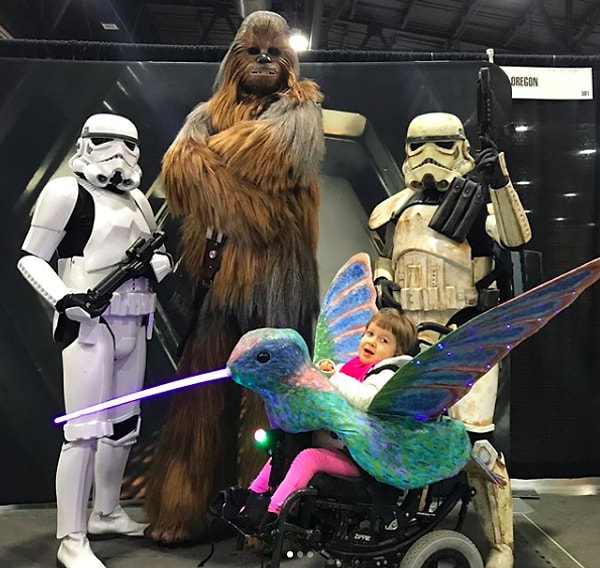 Однажды, когда Китон сообщил о своем желании появиться на одном из праздников в костюме пирата, родителей осенило.