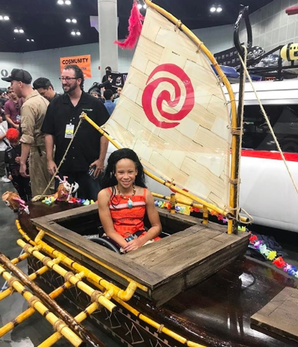 “Люди устроены так, что не знают, как себя вести, когда видят инвалидную коляску"