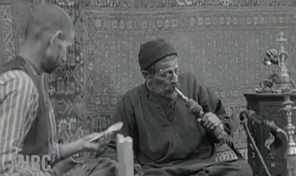 1930 Yılından Görüntülerle Nargile Meraklısı Esnafımız
