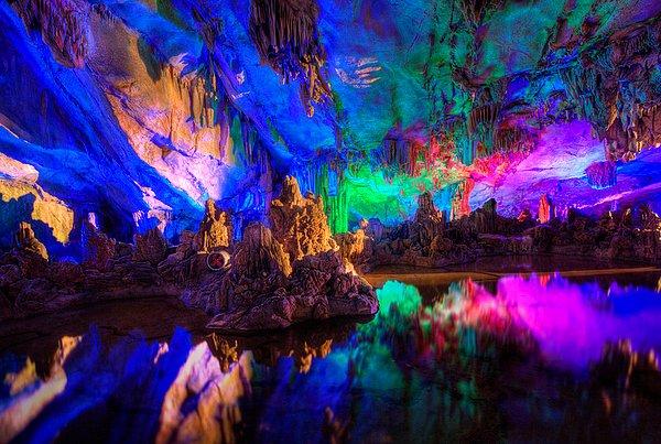 Reed Flute Mağarası, Çin.