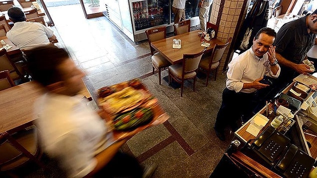 Tüfenkci, TBMM Grup Toplantısı öncesi yemek kartlarına ilişkin gazetecilerin sorularını yanıtladı.