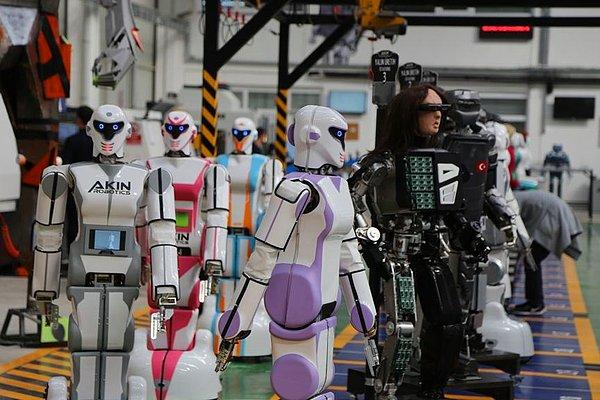 Hayatın her alanına girmeye başlayan robotlar sivil ve askeri alanda da kullanılabilecek.