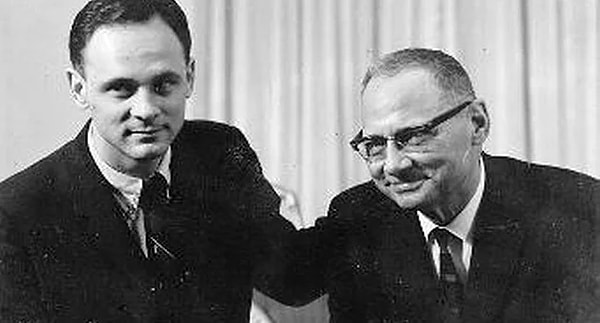 Сотрудники Университета штата Айова в свое время решили провести довольно суровый и страшный эксперимент. 22 ребенка были поделены на две группы. Первая группа ходила к хорошему врачу, а вторая - к плохому.