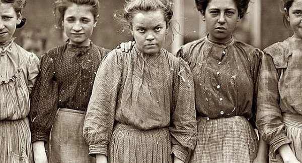 Второй же группе, наоборот, постоянно доставалось. Плохой врач утверждал, что они безнадежны, и лучше бы им вообще молчать, чем вот так ужасно говорить.