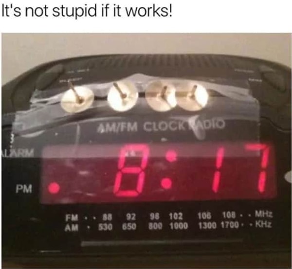 4. Неплохая идея для тех, кто любит стукнуть по будильнику и дальше спать!