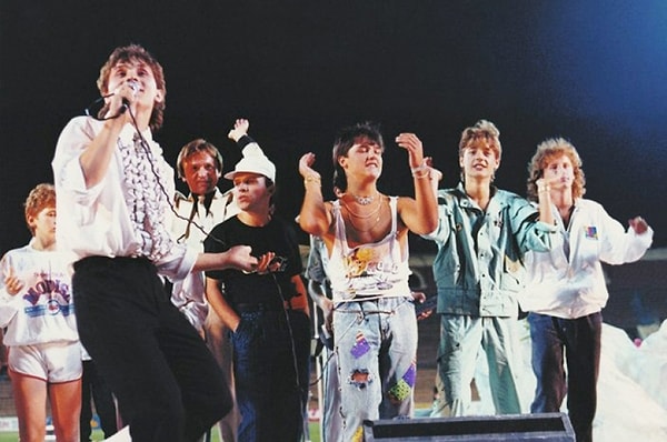 7. Какая из этих песен относится к эпохе перестройки?