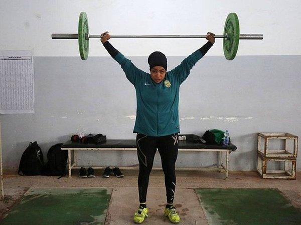 9. Huda Selam, Irak'ın milli halter takımında ve yalnızca 20 yaşında.