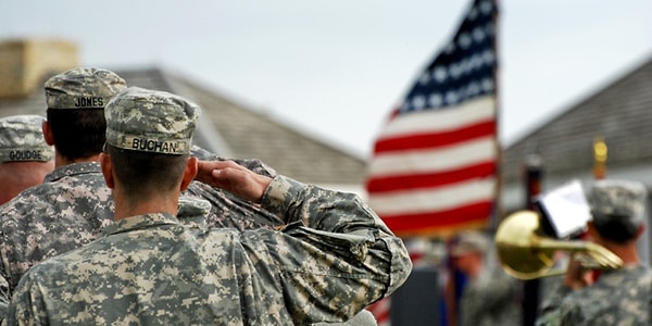 10. В каком возрасте каждый мужчина в Америке должен вставать на воинский учёт?