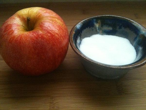 3. Sağlıklı bir seçim elma ve tuz ikilisi: