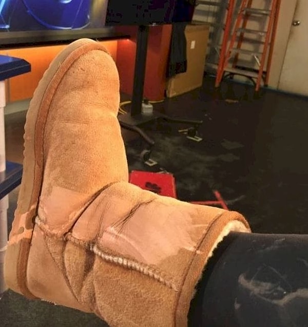 1. До того как было сделано это фото, произошло явно что-то ужасное.