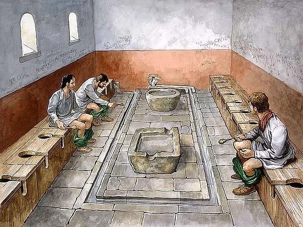 Bildiğimiz anlamda tuvalet kağıtlarının en eski örnekleri ise belki de eski Romalıların kullandığı ucunda sünger bulunan çubuklardı.