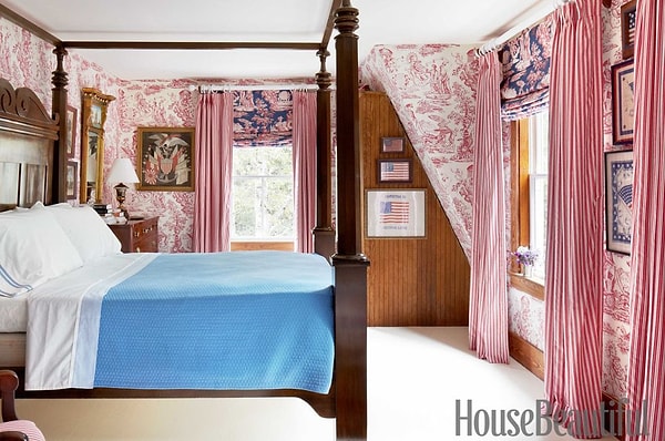 22. Спальня, где вы можете комбинировать многие другие цвета с красным и синим.