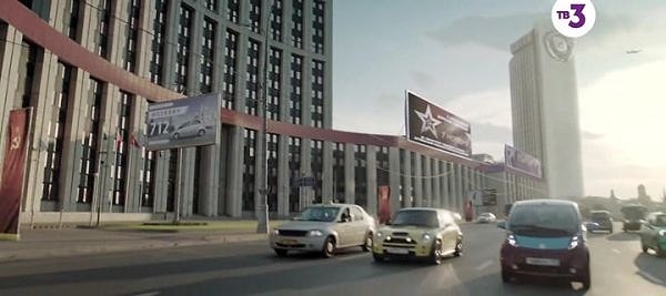 3. Здесь вы можете видеть рекламу автомобиля "Москвич 712" - своеобразная отсылка к "Москвичу 412", который был выпущен в 1970-х гг.