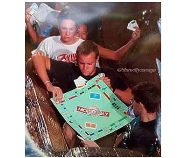 1. Вот они, типичные настольщики 😂