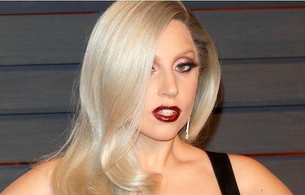 9. А что насчёт этой женщины-вамп?