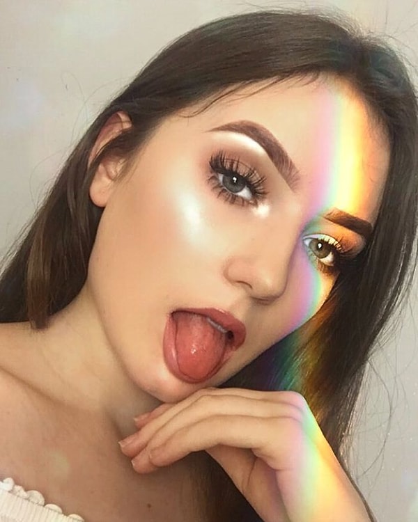 1. Познакомьтесь с Ханной Лин (Hannah Lyne), тинейджером из Великобритании, которая помешана на мейкапе.