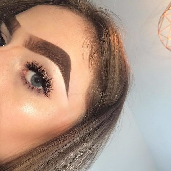 8. Натуральные брови на каждый день: размер XXL